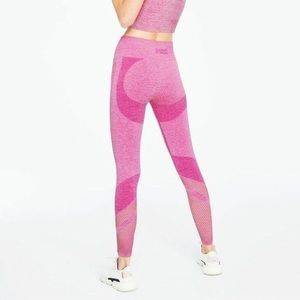 Victoria's Secret Pink Seamless Workout Tight Perforated detail,stretchy! New